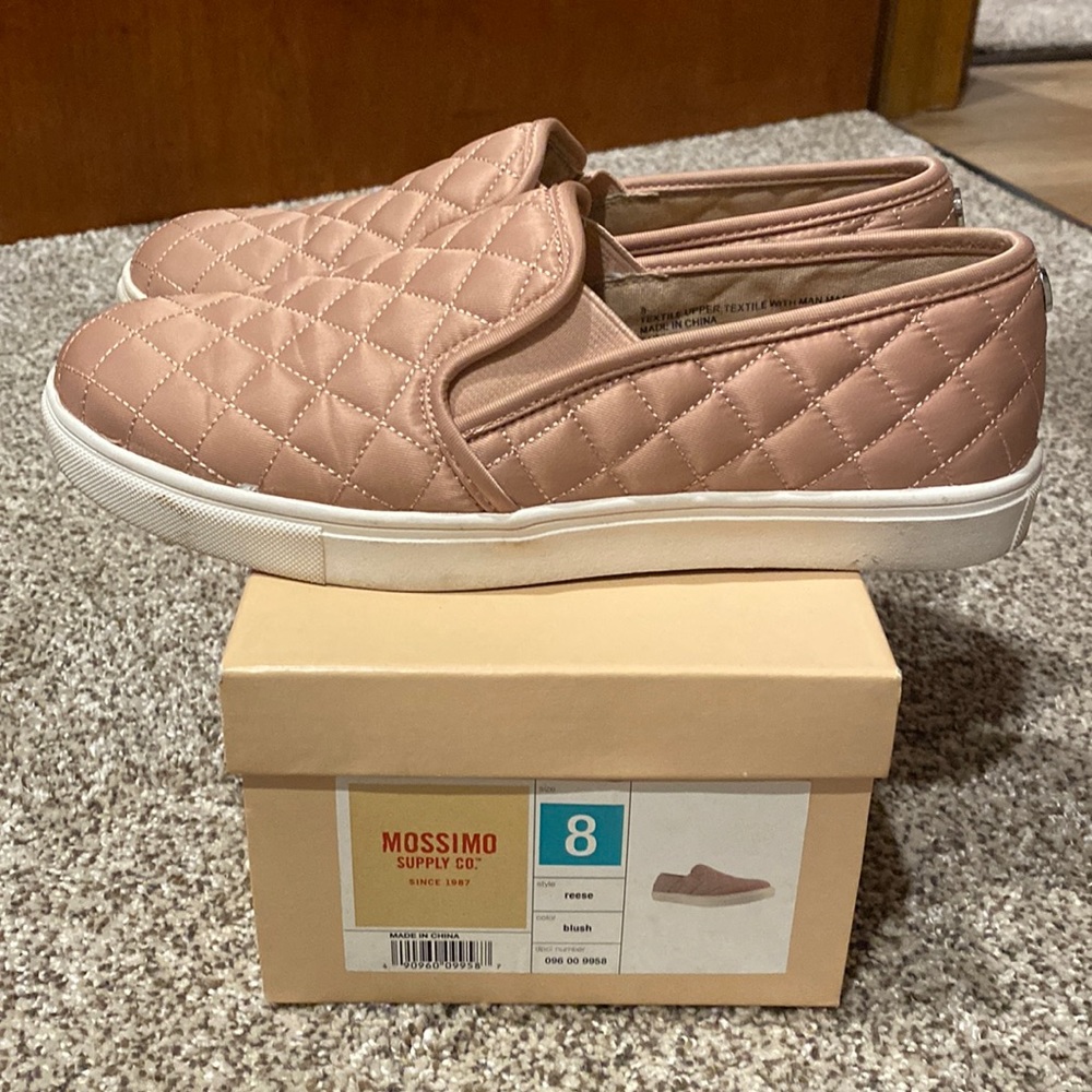 Mossimo blush slip on shoes